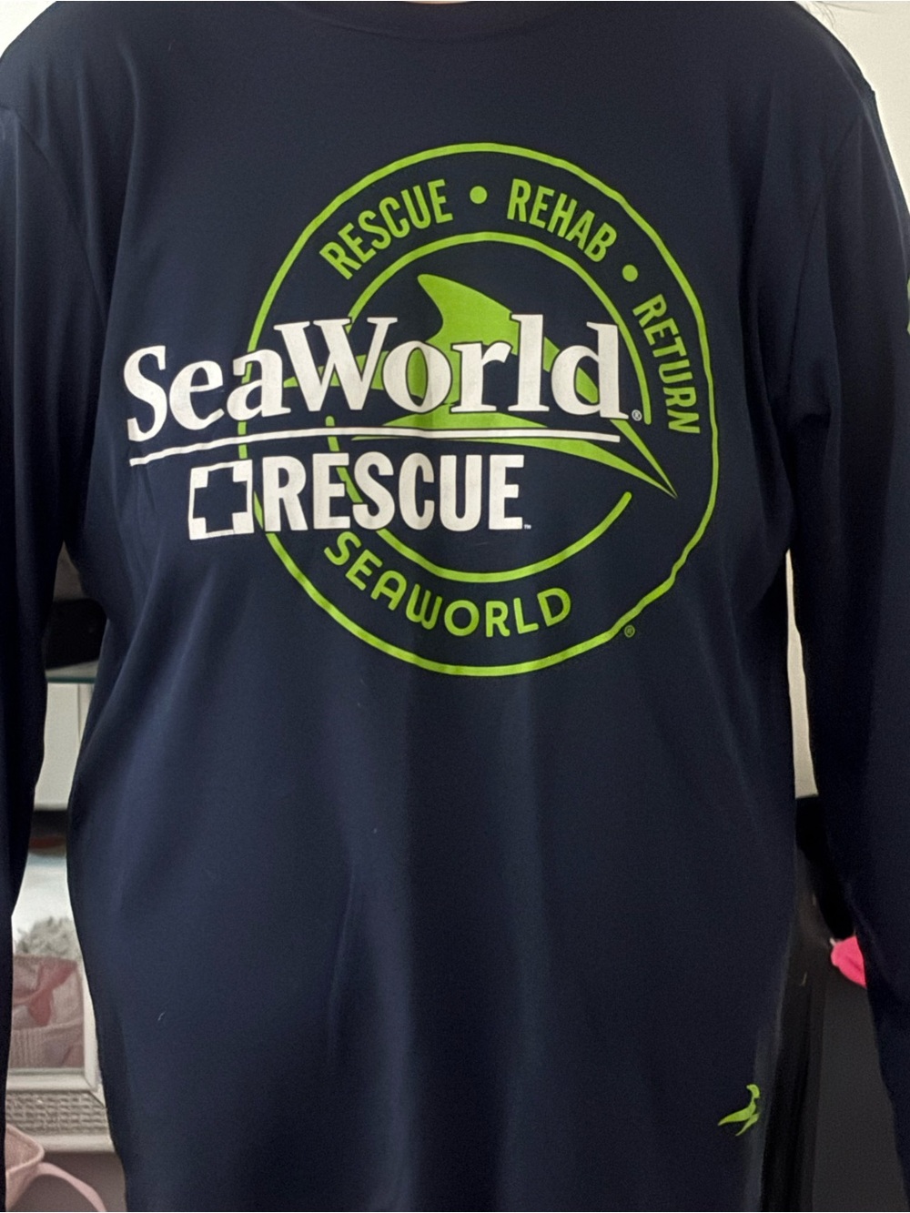 SeaWorld Men’s Navy Long-Sleeve Rescue Swim Rash Guard
